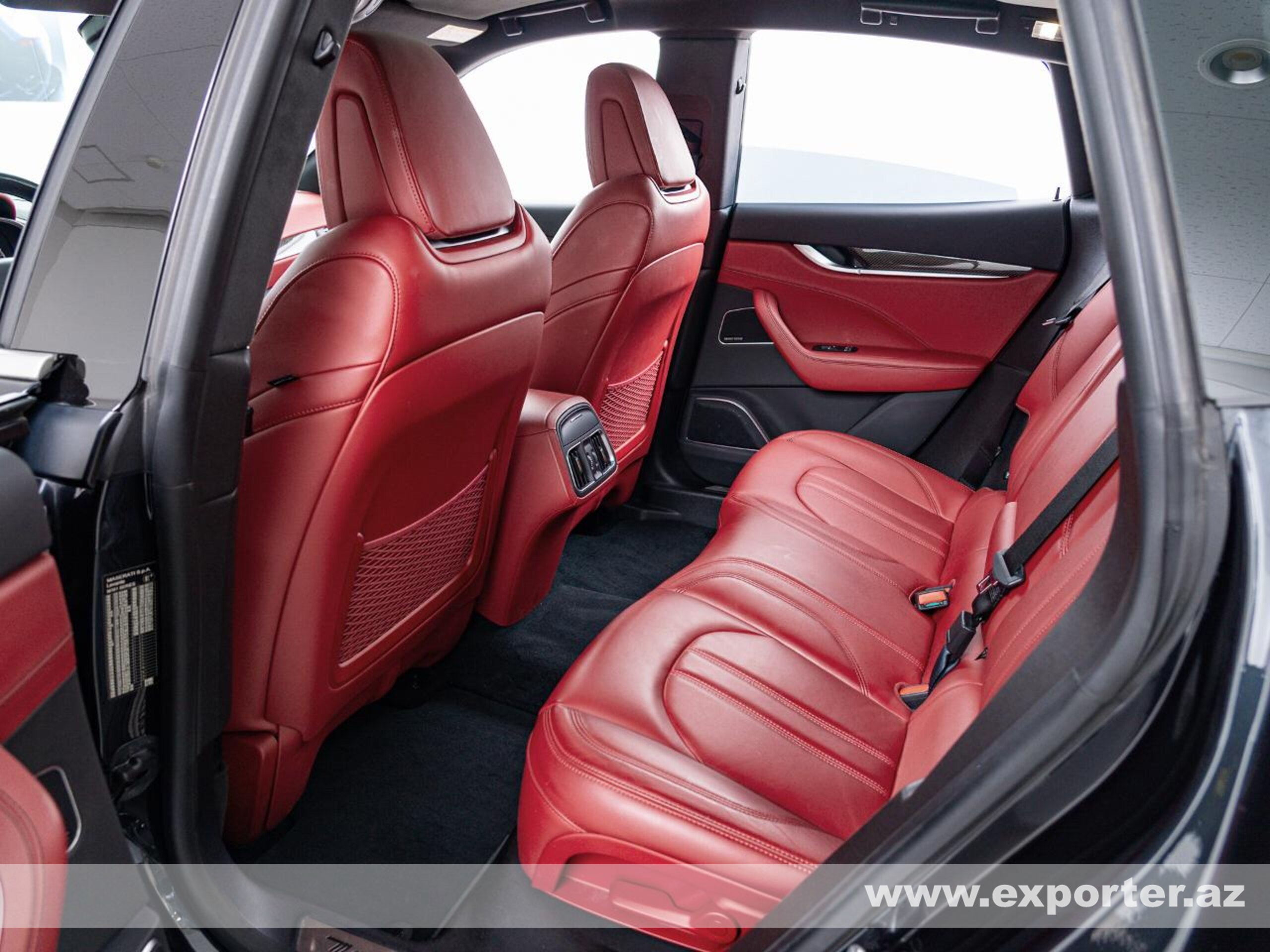 Maserati Levante (photo: 18)