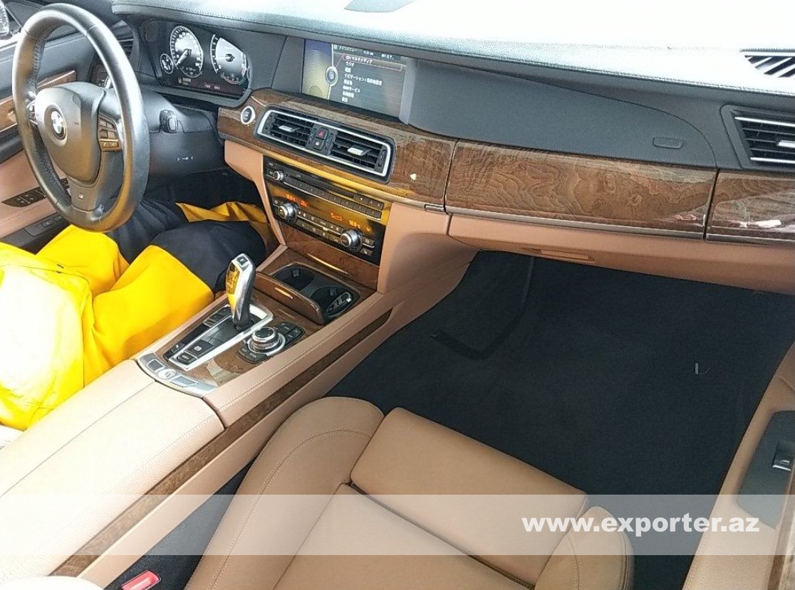 BMW 740i M Sport (photo: 4)