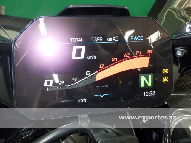 BMW M1000RR (photo: 8)