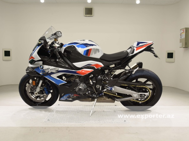 BMW M1000RR (photo: 1)