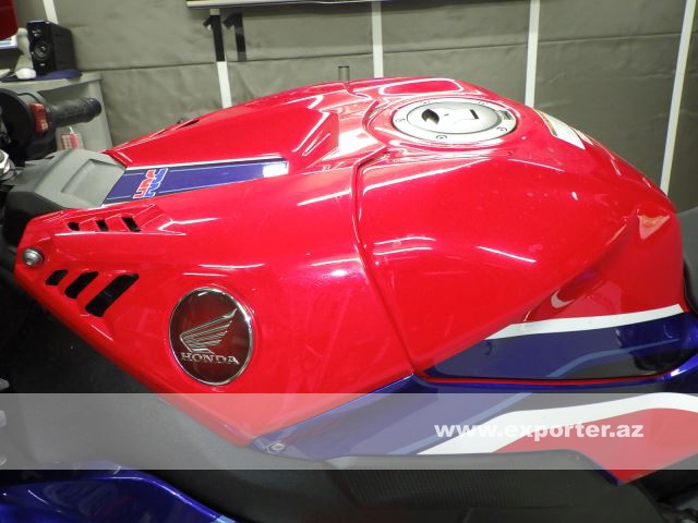 Honda CBR1000RR-R Fireblade SP (photo: 13)