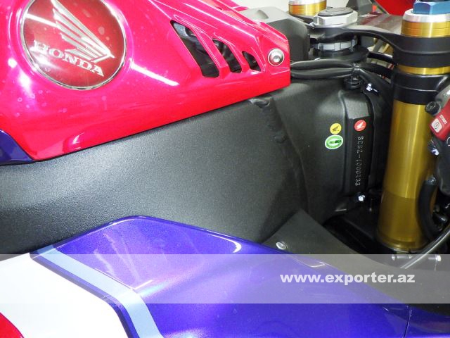 Honda CBR1000RR-R Fireblade SP (photo: 14)