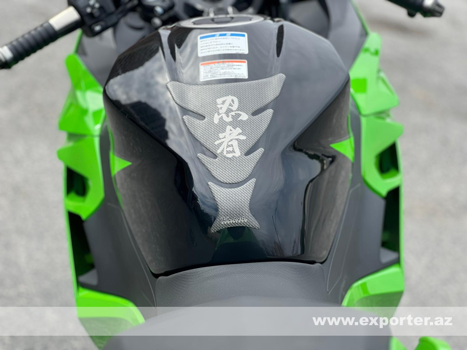 Kawasaki Ninja 400R (photo: 8)