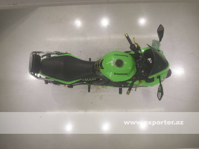 Kawasaki Ninja 400R (photo: 6)