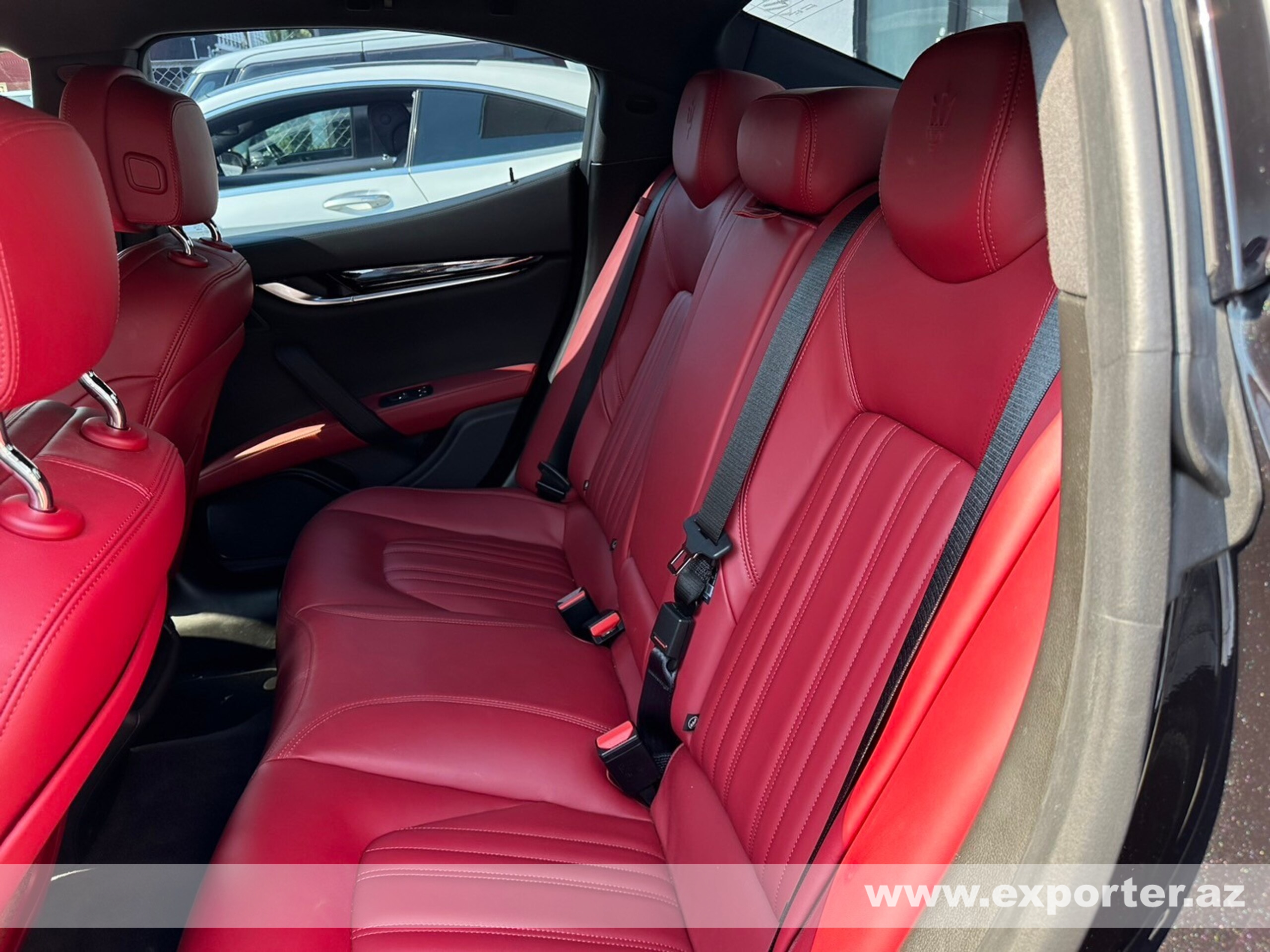 Maserati Ghibli (photo: 14)