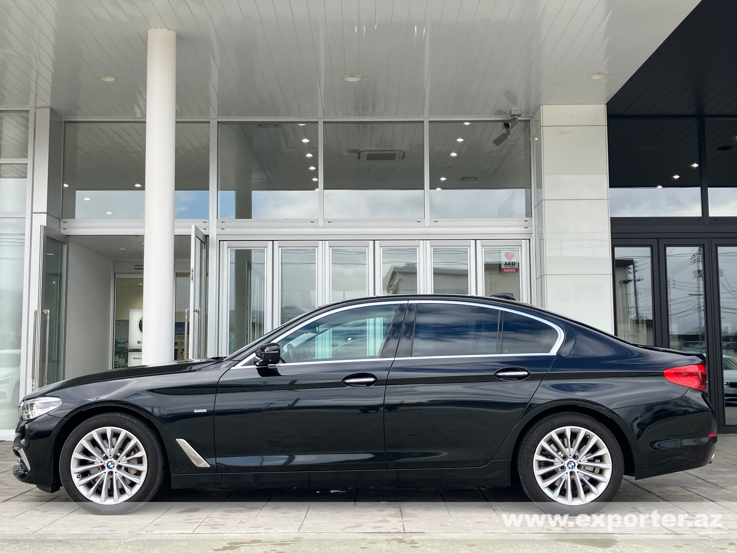 BMW 530i Luxury (photo: 3)