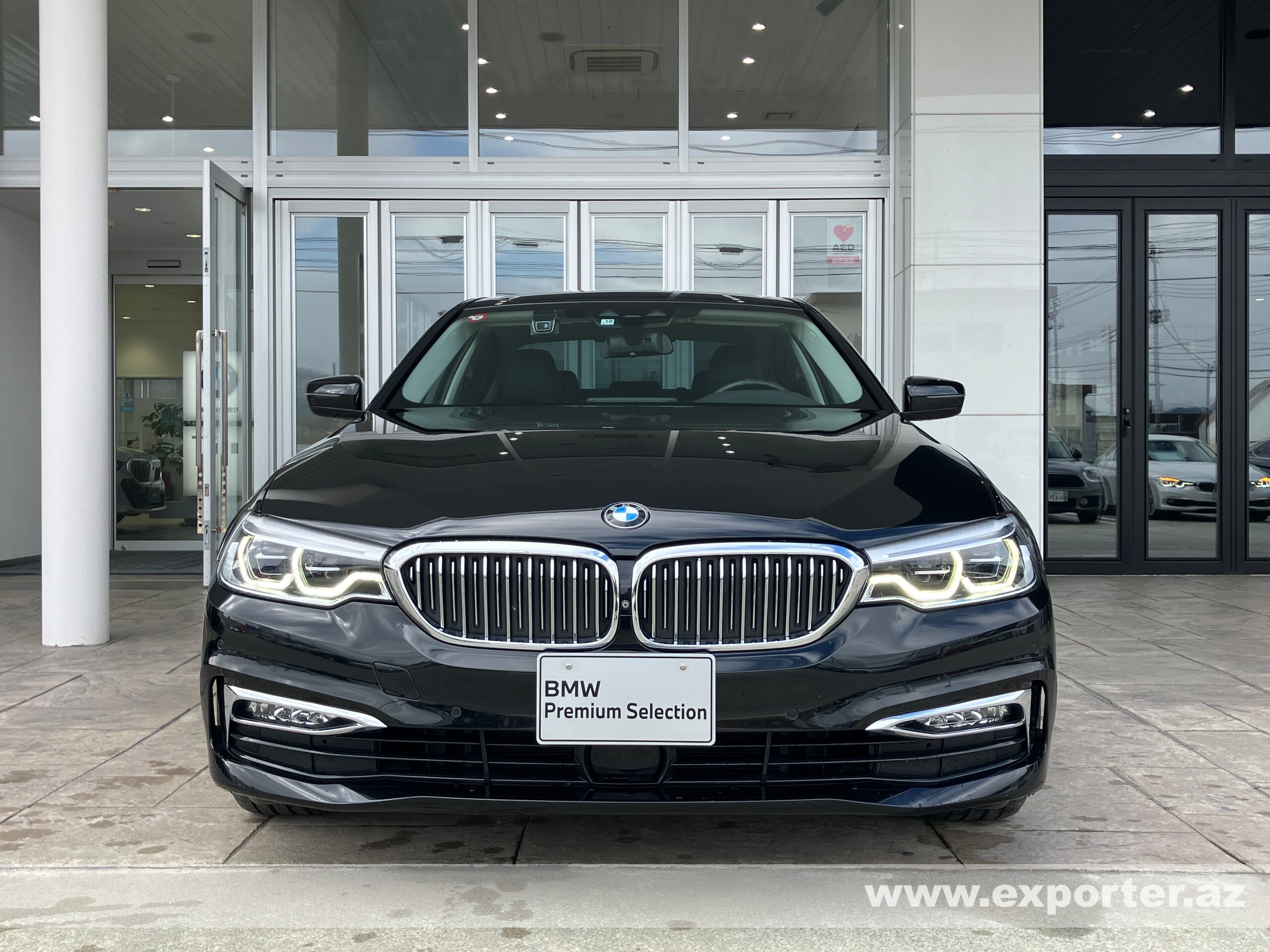 BMW 530i Luxury (photo: 1)