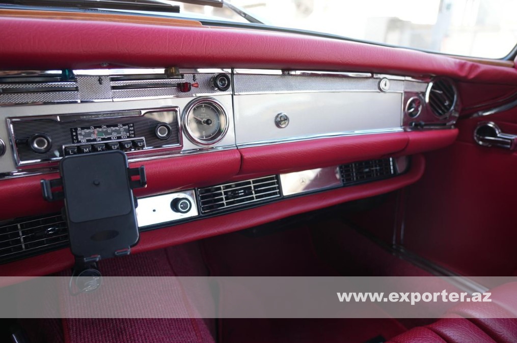 Mercedes Benz 250SL (photo: 32)
