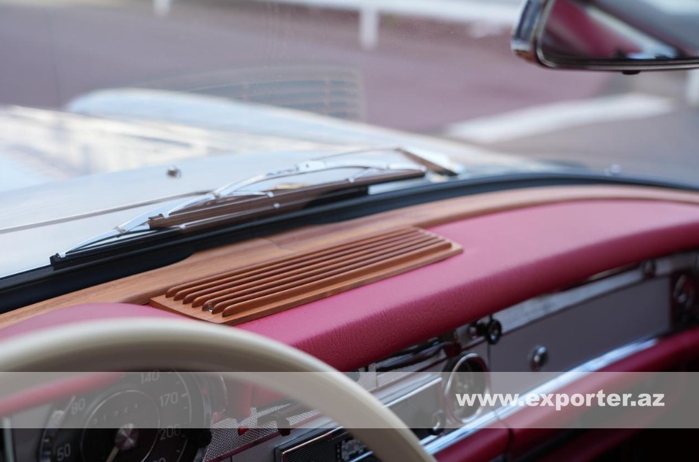 Mercedes Benz 250SL (photo: 27)