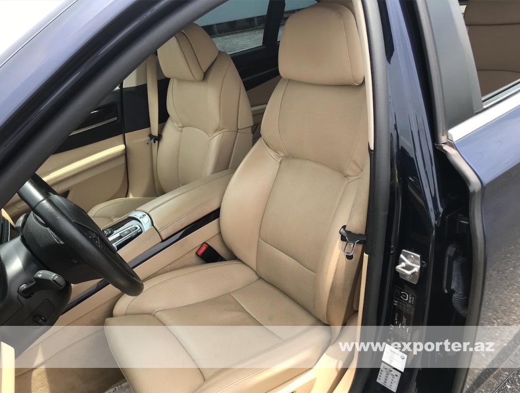 BMW 740i (photo: 8)