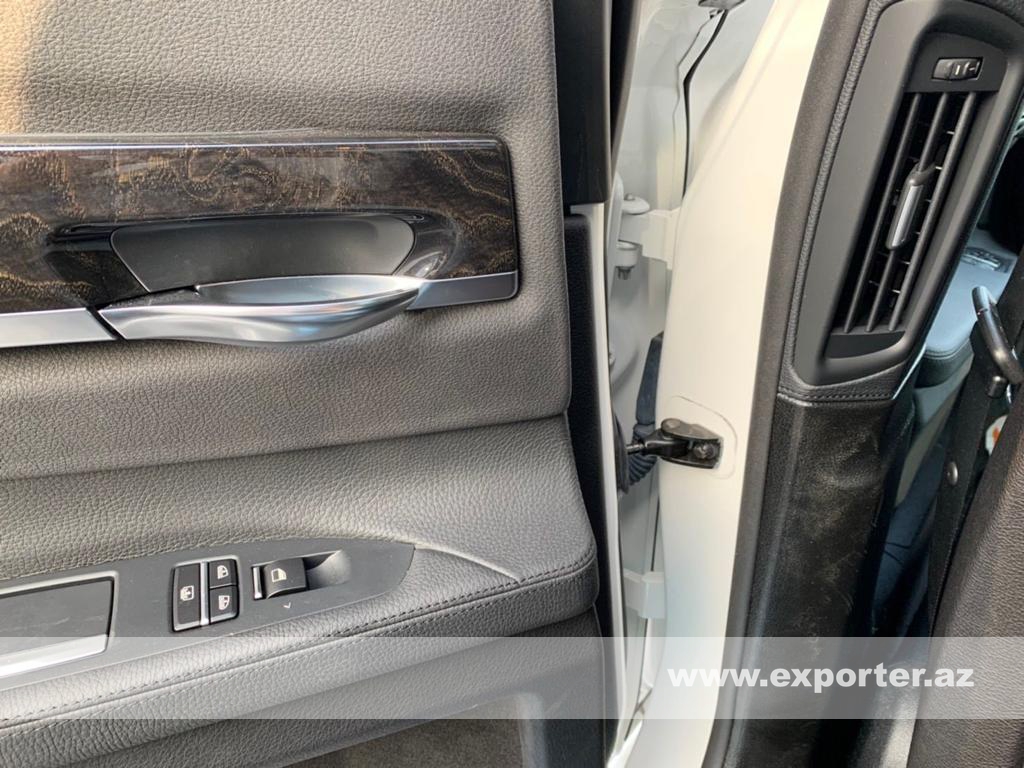 BMW 740i M Sport (photo: 23)