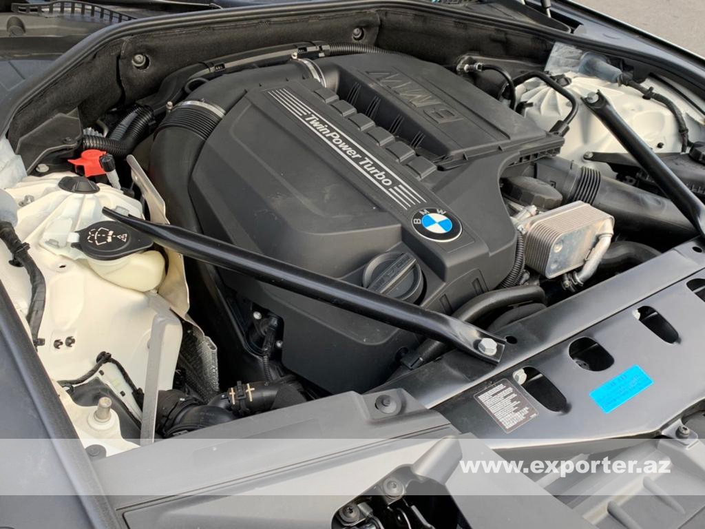 BMW 740i M Sport (photo: 13)