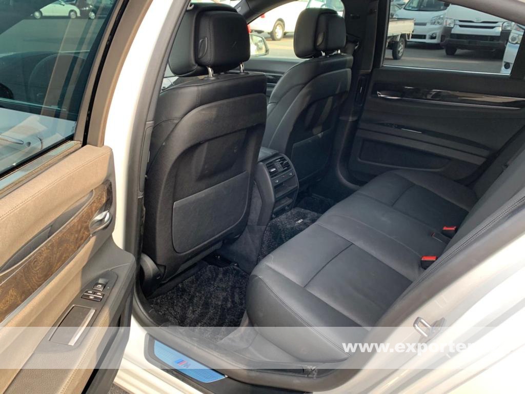 BMW 740i M Sport (photo: 15)