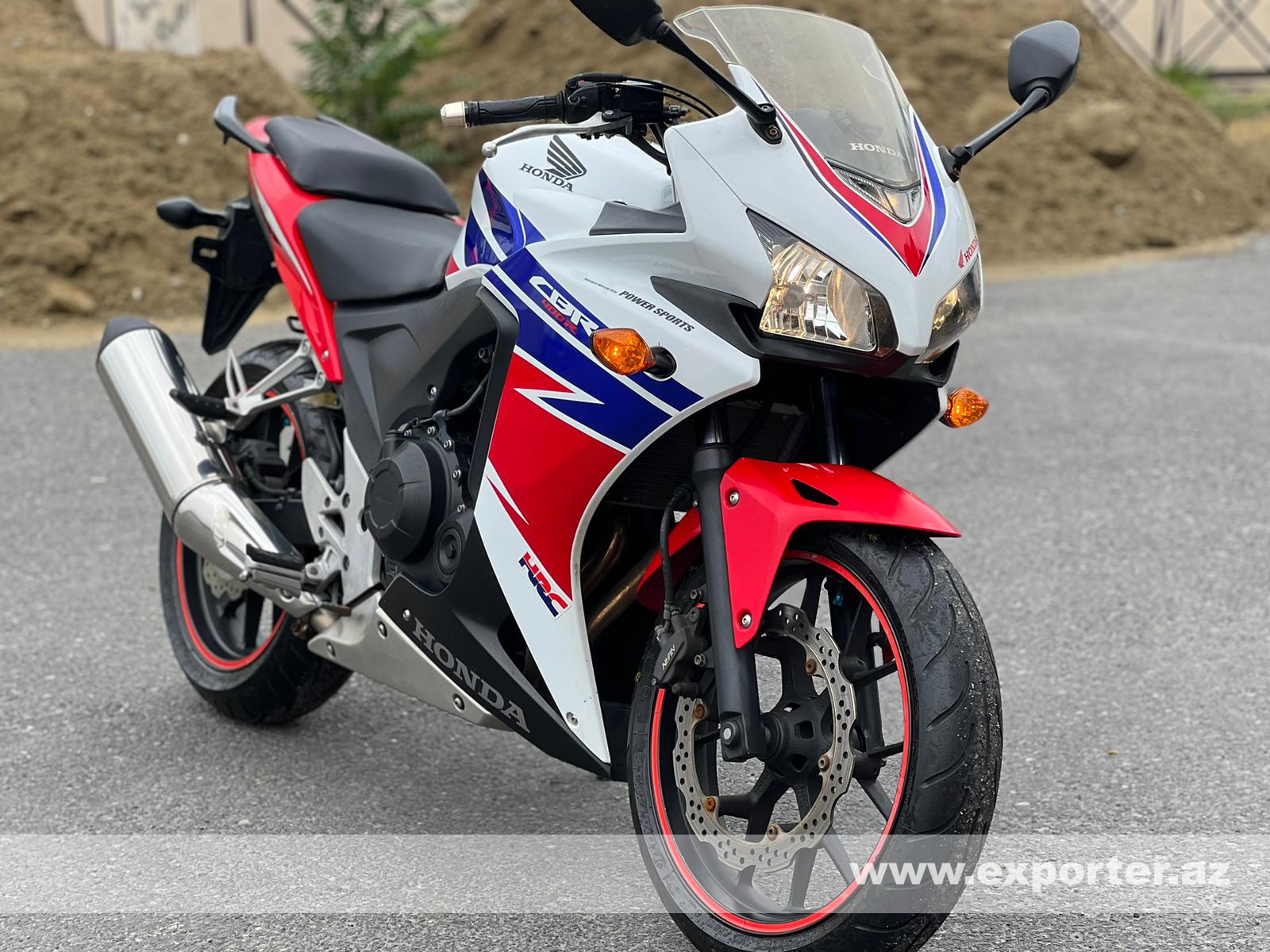 Honda CBR400R (photo: 2)