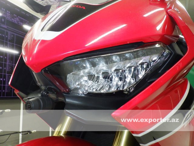 Honda CBR1000RR (photo: 8)