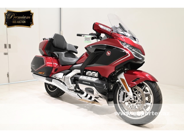 Honda GL1800 Gold Wing Tour (photo: 2)