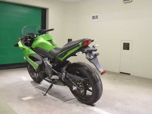 Kawasaki Ninja 400R (photo: 5)