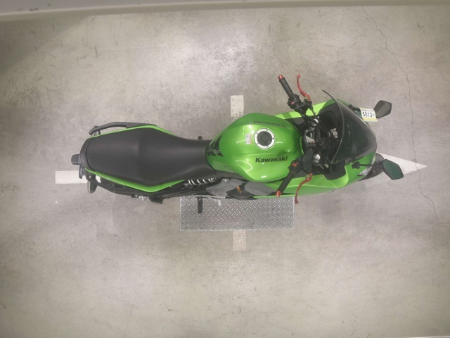 Kawasaki Ninja 400R (photo: 6)