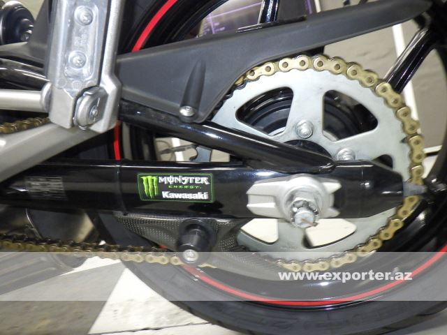 Kawasaki Ninja 400R (photo: 15)