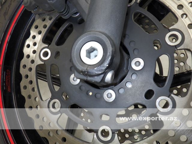Kawasaki Ninja 400R (photo: 14)