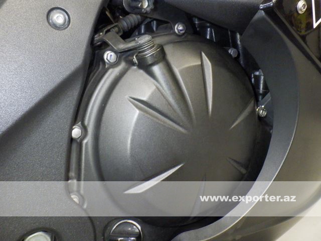 Kawasaki Ninja 400R (photo: 21)