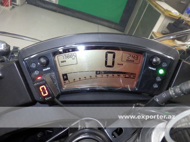 Kawasaki Ninja 400R (photo: 12)