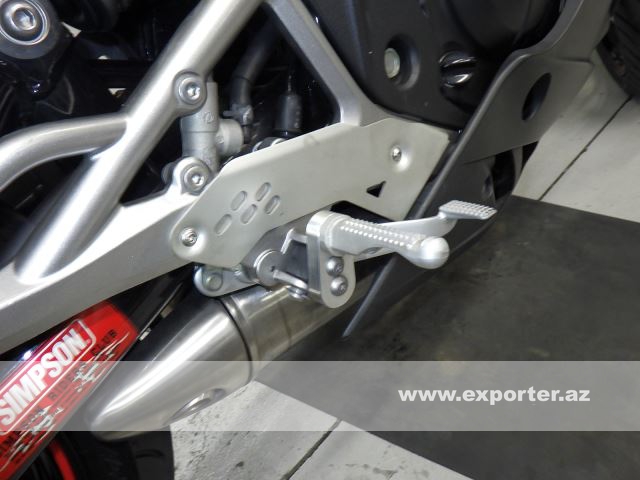 Kawasaki Ninja 400R (photo: 18)