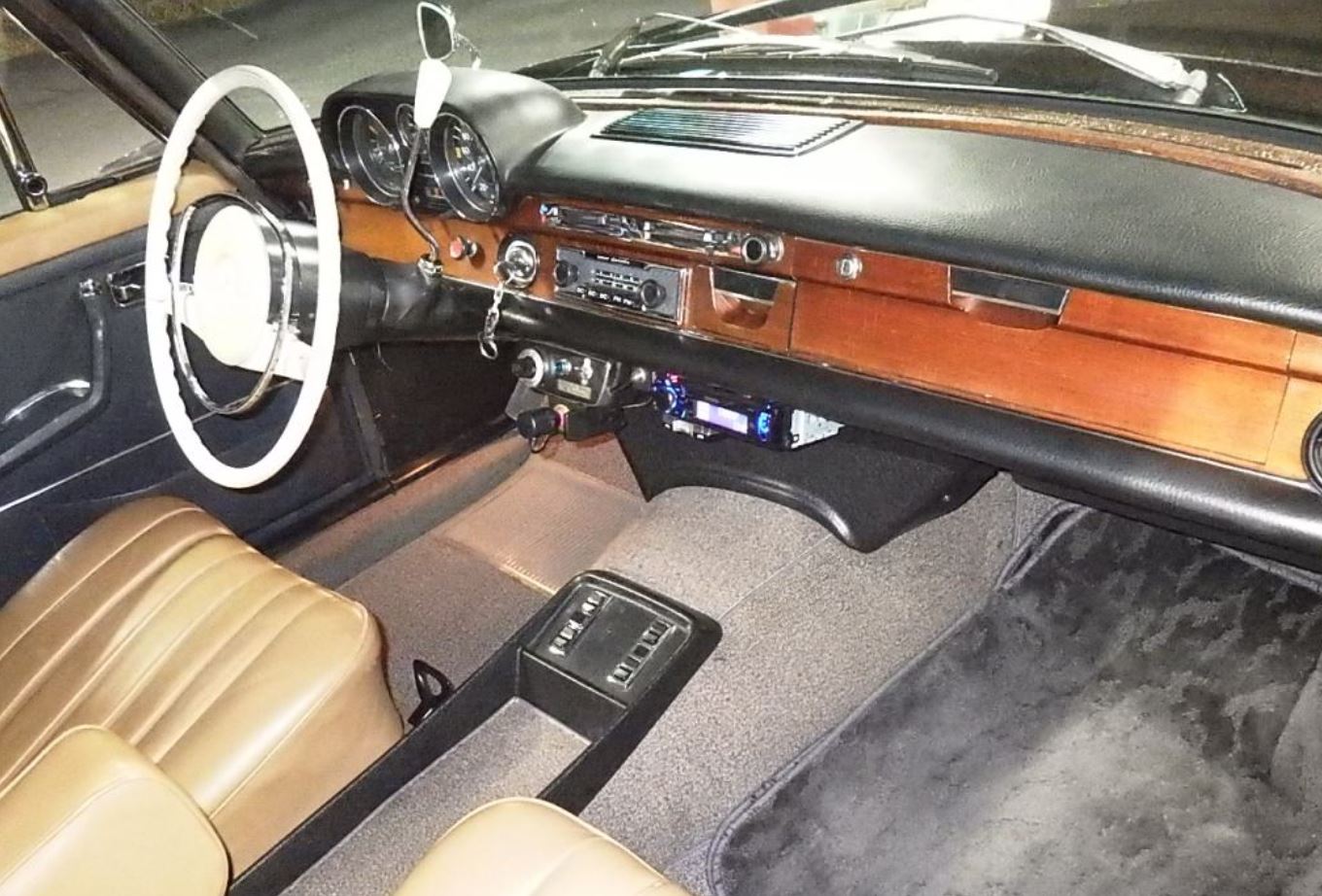 Mercedes Benz 280S (photo: 3)