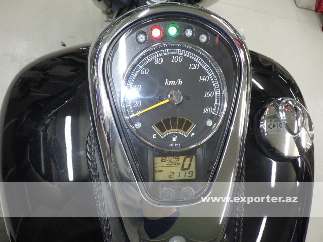 Suzuki Intruder 400 Classic (photo: 7)