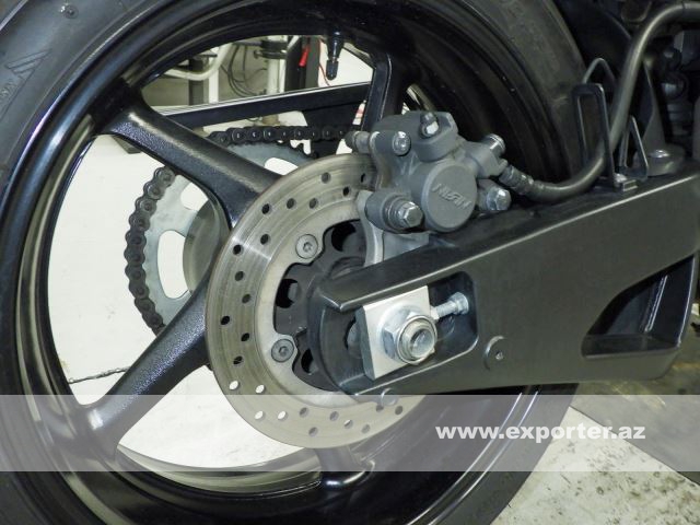 Yamaha YZF-R1 (photo: 14)
