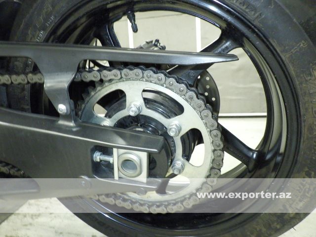 Yamaha YZF-R1 (photo: 13)