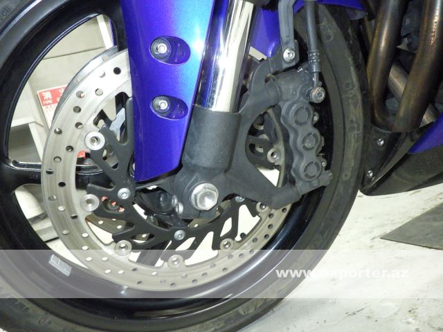 Yamaha YZF-R1 (photo: 12)