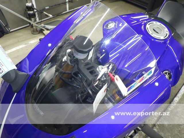 Yamaha YZF-R1 (photo: 9)