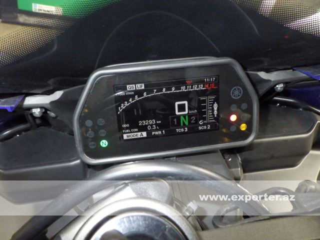 Yamaha YZF-R1 (photo: 10)