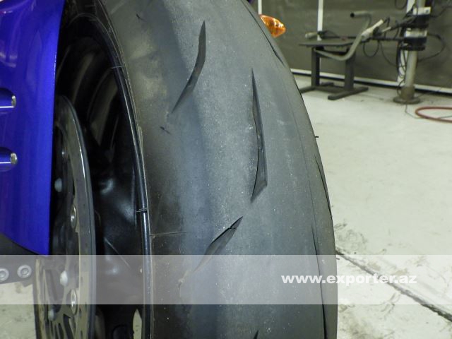 Yamaha YZF-R1 (photo: 15)
