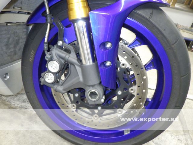 Yamaha YZF-R1 (photo: 7)