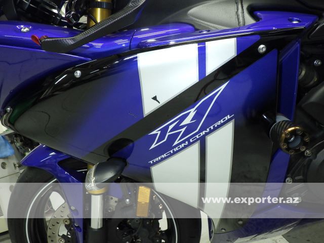 Yamaha YZF-R1 (photo: 10)