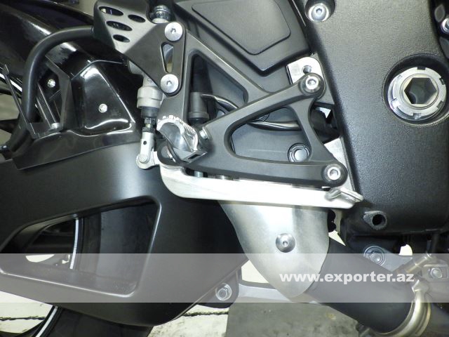 Yamaha YZF-R1 (photo: 23)