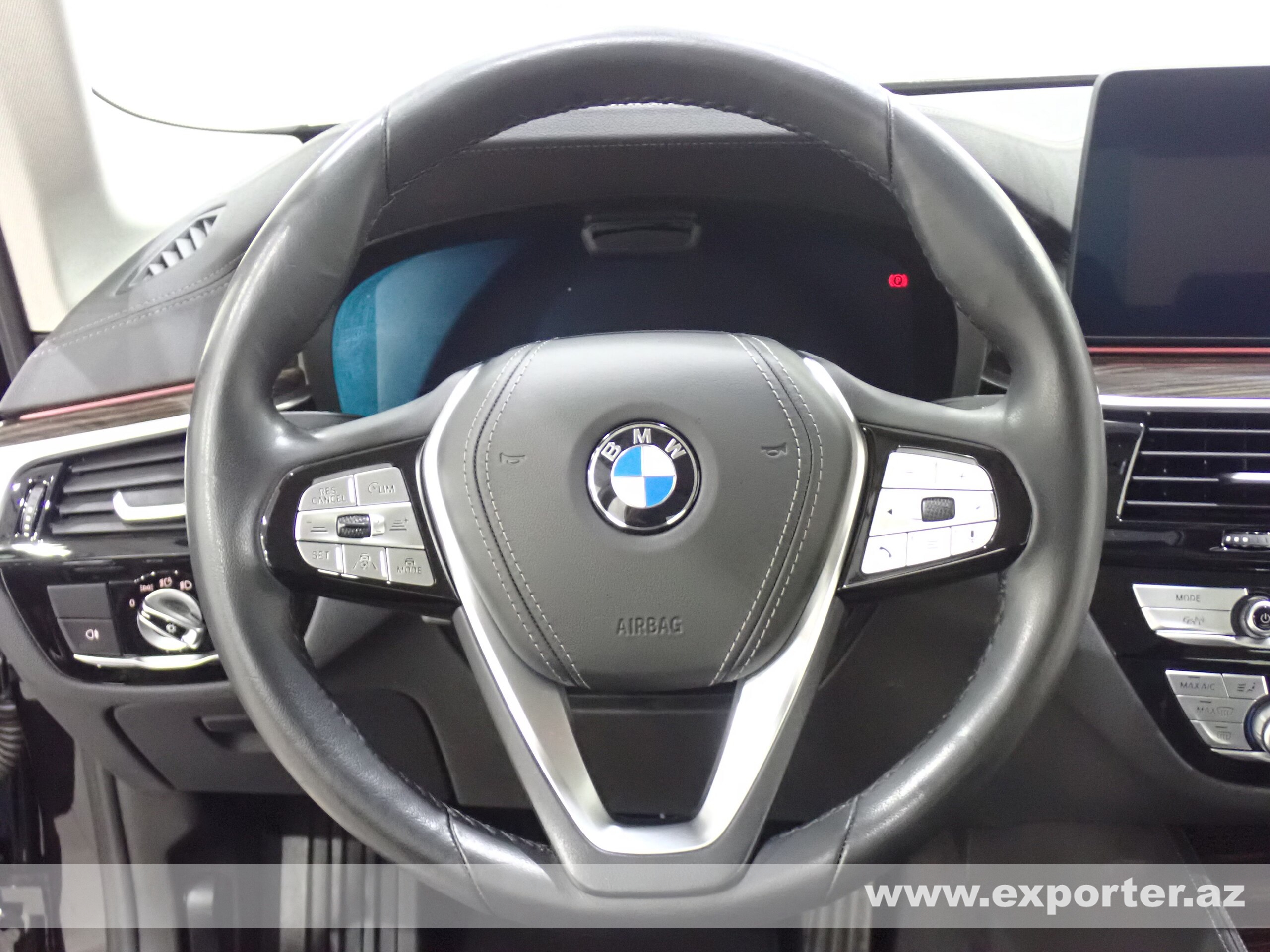 BMW 530i Luxury (photo: 23)