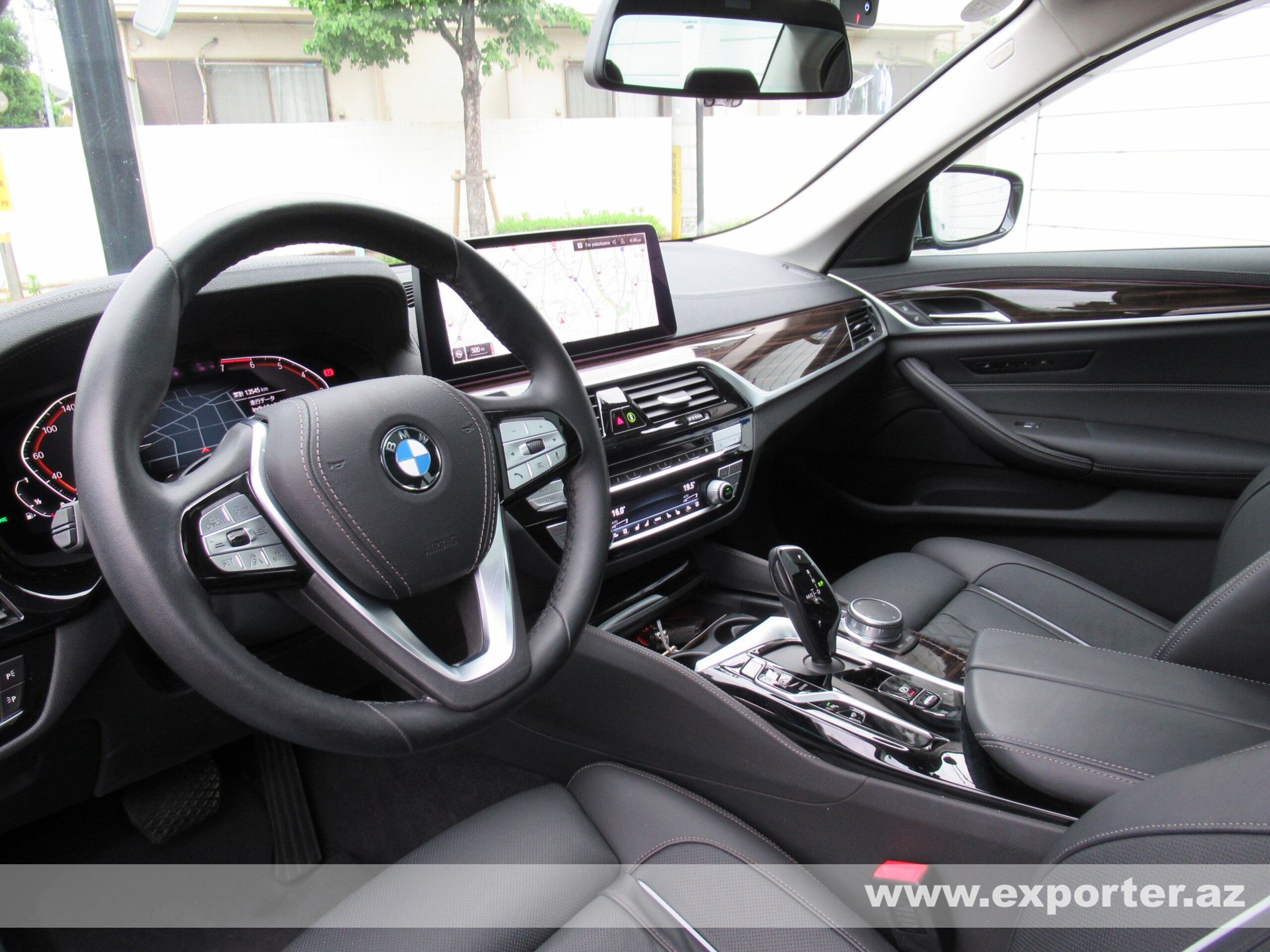 BMW 530i Luxury (photo: 11)