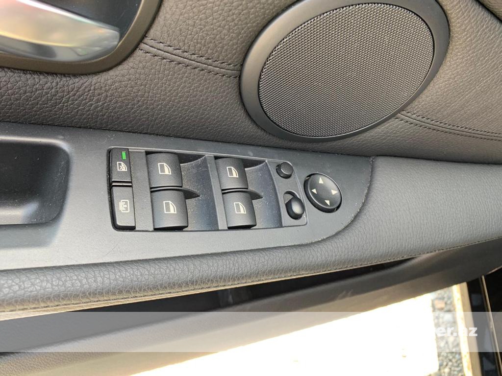 BMW 525i (photo: 10)