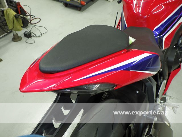 Honda CBR1000RR-R Fireblade SP (photo: 15)