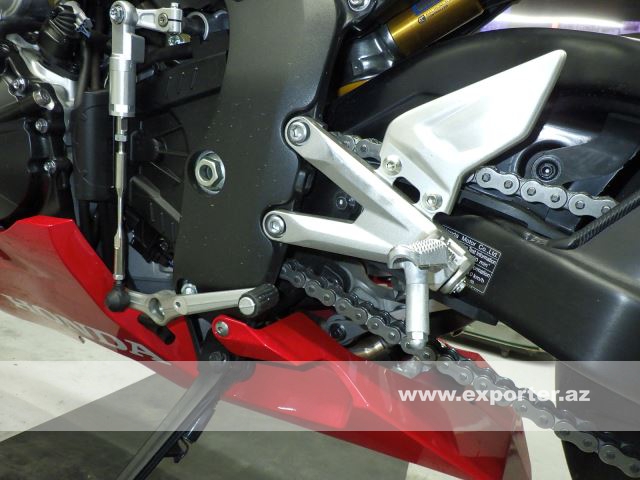 Honda CBR1000RR-R Fireblade SP (photo: 24)